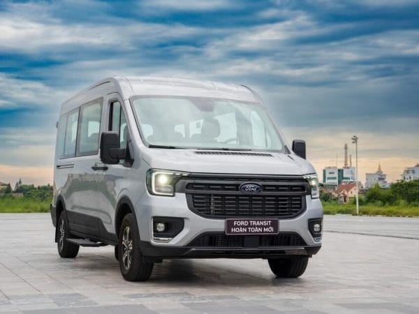 Alternative view of Ford Transit: Bảng giá lăn bánh, Thông tin Xe & Ưu đãi tháng 12/2025